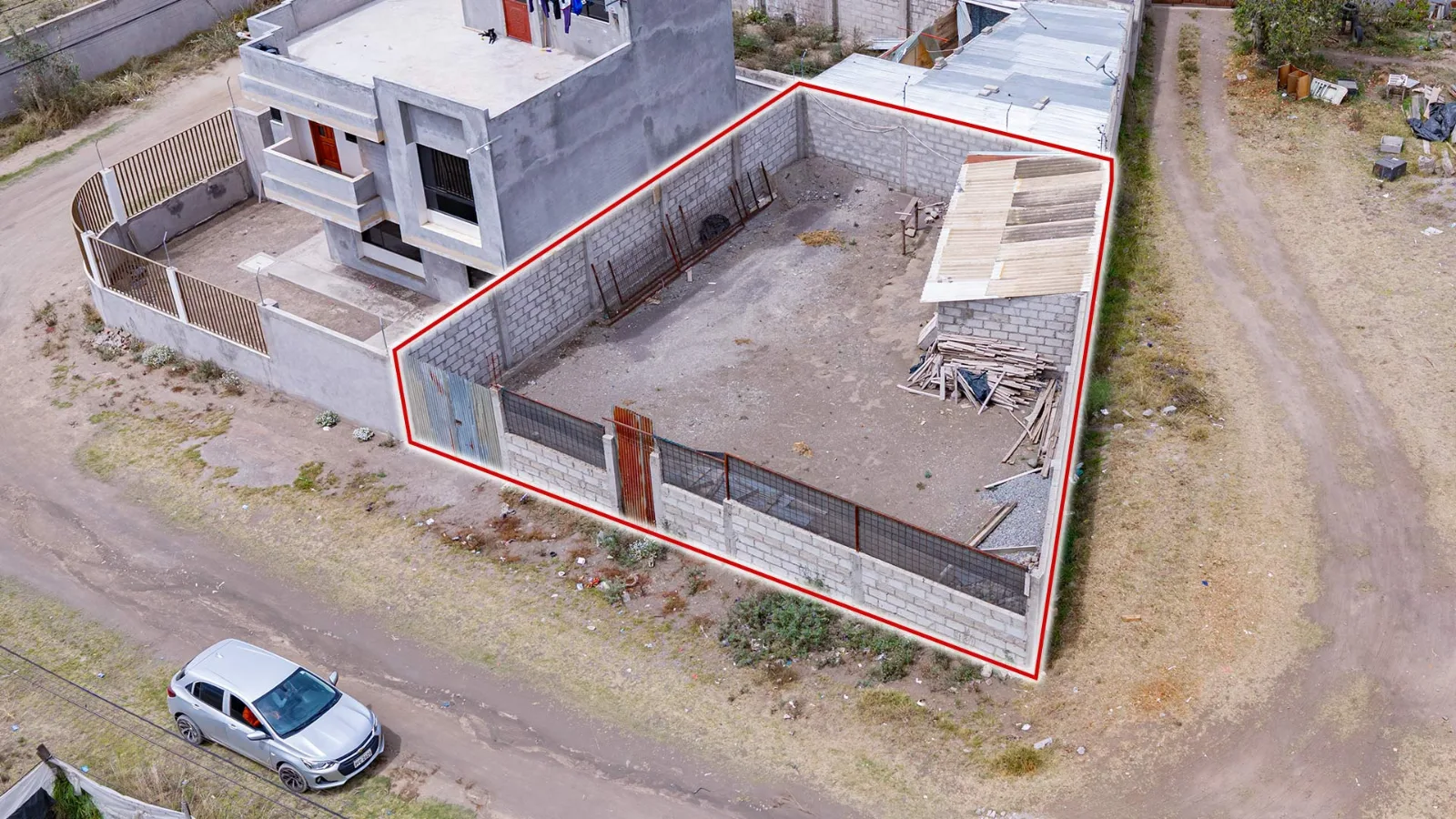 Terreno con Cerramiento en Huachi Grande