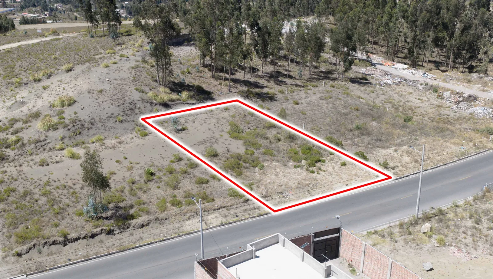 Terreno a la vía en Av. República – Sector Cabañas del Bosque