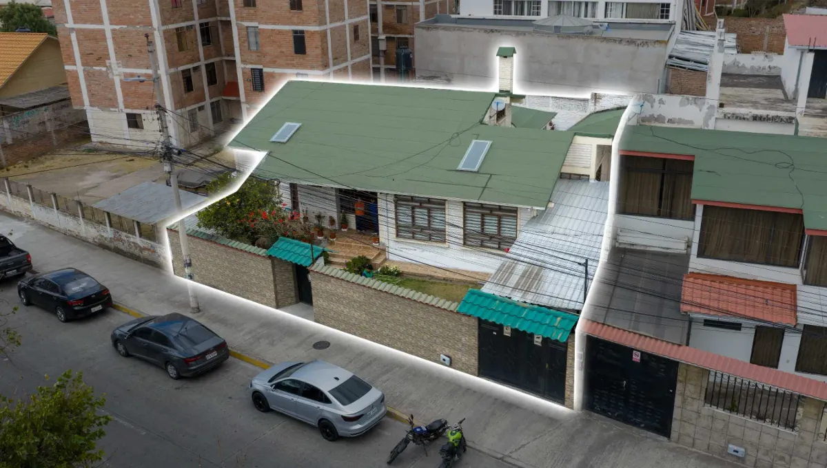 Casa unifamiliar en Av. La Prensa, Riobamba · Casas Unifamiliares en Lizarzaburu