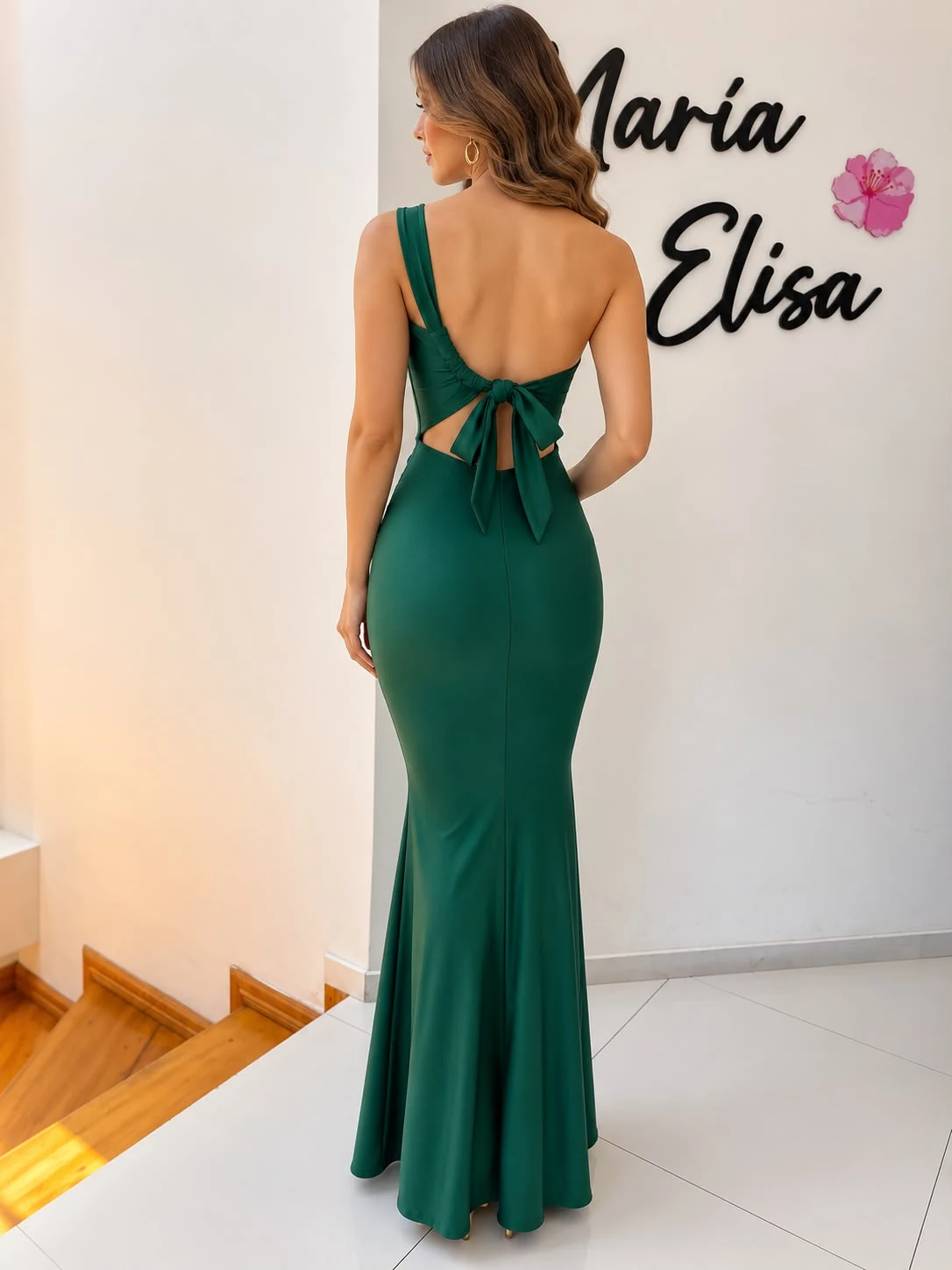 Vestido largo verde detalle en la espalda