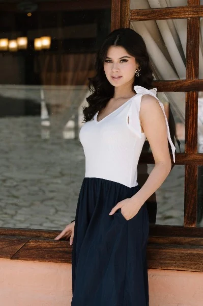 Vestido Azul con Blanco